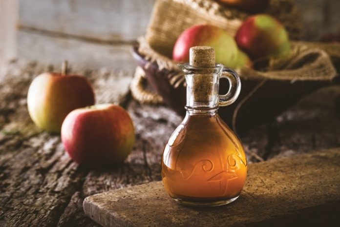 apple-cider-vinegar-410218546.jpg